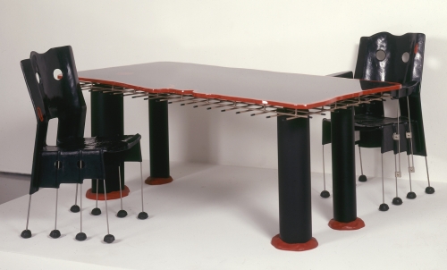 Ensemble table Sansonedue et chaises de Gaetano Pesce (©  Gaetano Pesce)