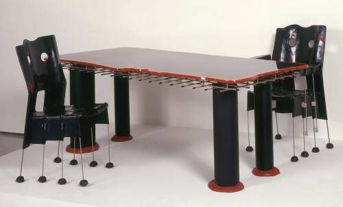 Ensemble table Sansonedue et chaises de Gaetano Pesce (© Gaetano Pesce)