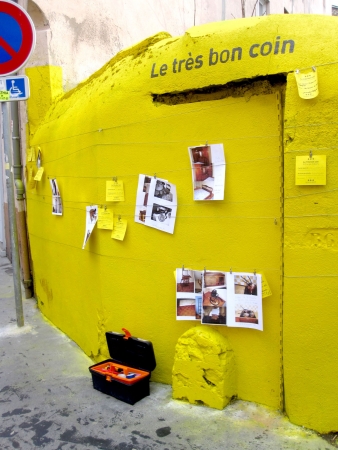 Le très bon coin, MURS EN JEU. Un espace d’échanges pour tous dans la rue.
