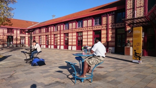 gare de Chateaucreux: assises modulables à plugger de l’Entreprise Ledin / desig