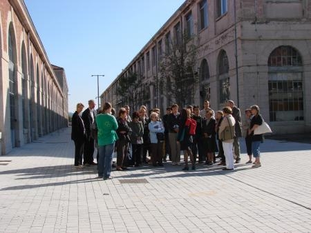 Image de groupe de personne sur le site de la cité du design